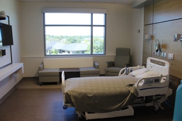 Large pt Room with Large Window