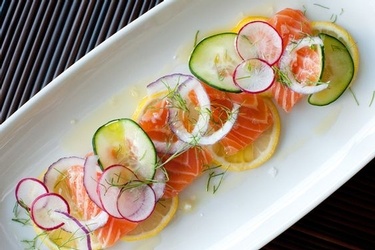 Salmon Baked with Cucumbers and Dill